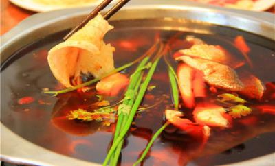 火锅培训哪家专业：冷锅鱼的制作细节 粗颗粒香料配比很关键