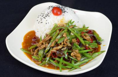 盖浇饭技术培训哪里学好点？飘味缘盖浇饭技术培训学校详解