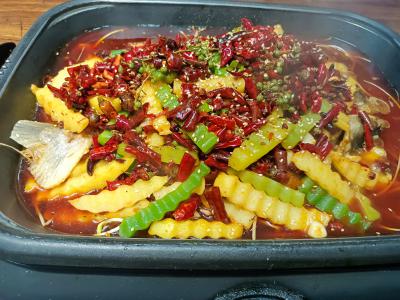 万州香辣烤鱼技术培训价格多少钱？成都飘味缘小吃培训班比较便宜