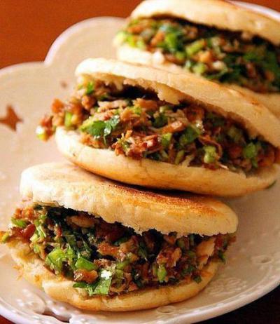 肉夹馍技术培训班哪家好？飘味缘餐饮技术培训学校深度解析