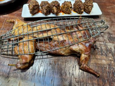 手撕烤兔技术培训内容有哪些？飘味缘餐饮培训学校比较专业