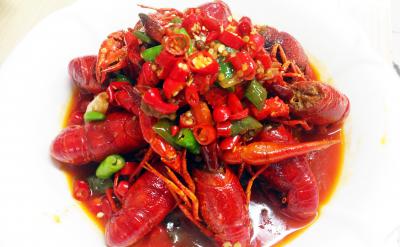 麻辣小龙虾技术培训班多少钱？飘味缘小吃培训学校手把手教学