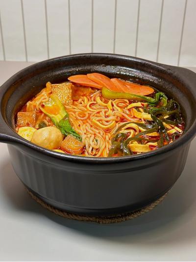 成都餐饮米线培训学校哪家性价比高？飘味缘砂锅米线技术培训模式全解析